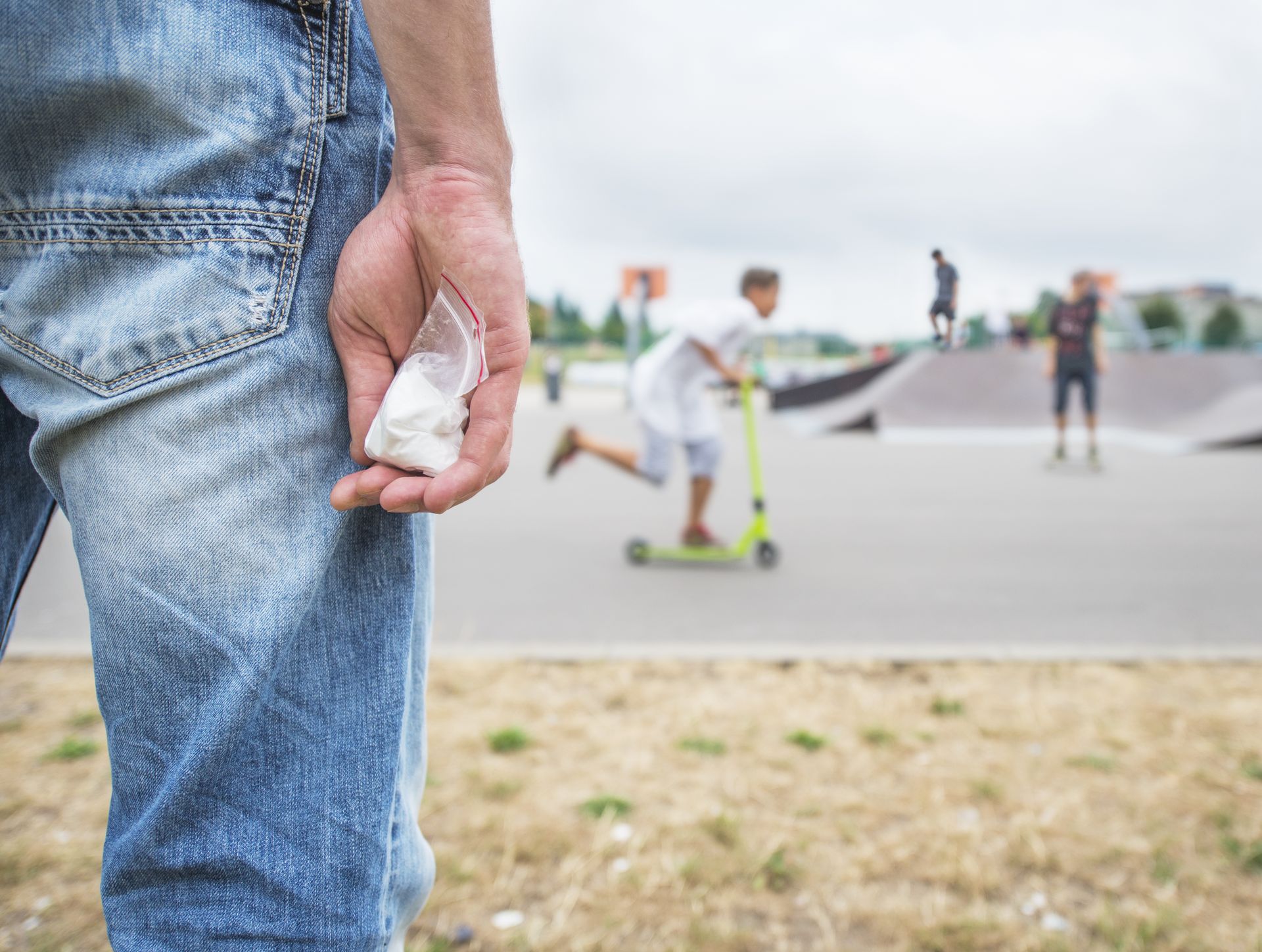 know how to talk to teenagers about drugs